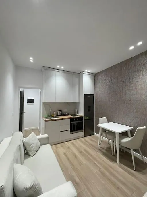 Studio Apt. 98/303 Near City Center Тирана Албания
