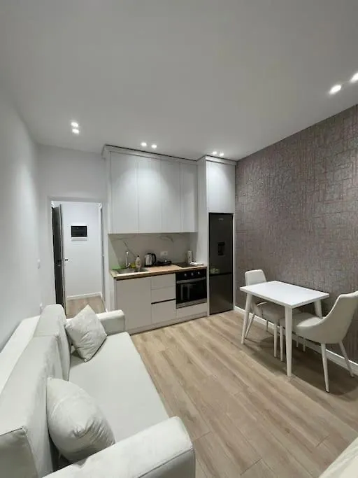 Апартаменты Studio Apt. 98/303 Near City Center Тирана