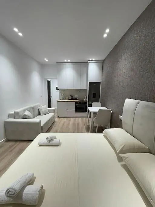 Studio Apt. 98/303 Near City Center Тирана